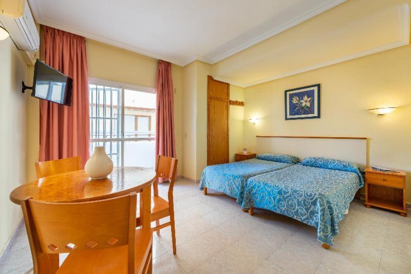Hotel Apartamentos Vibra Lux Mar Ibiza Szoba fotó