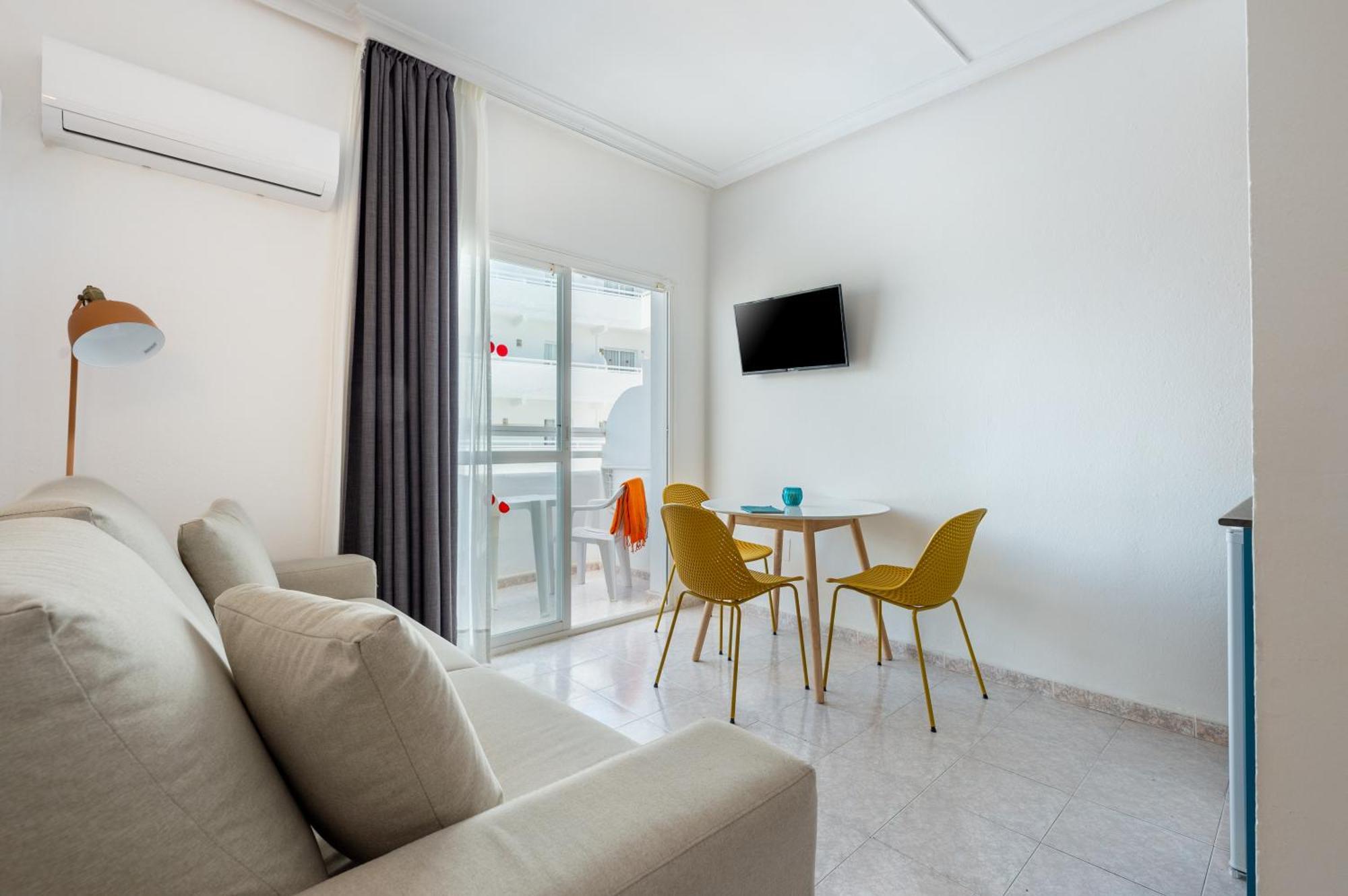 Hotel Apartamentos Vibra Lux Mar Ibiza Kültér fotó