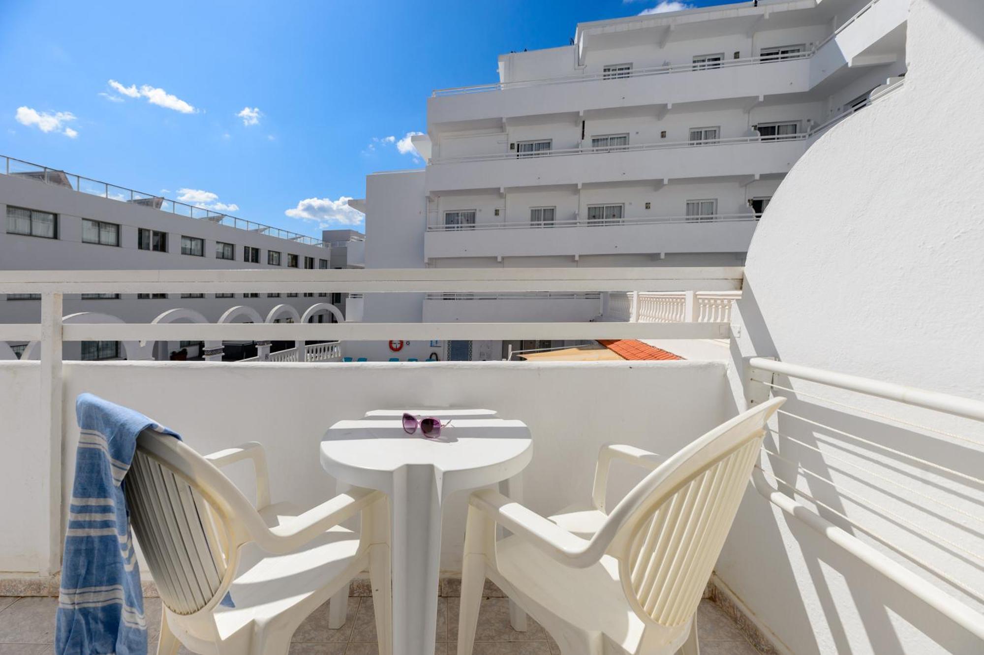 Hotel Apartamentos Vibra Lux Mar Ibiza Kültér fotó